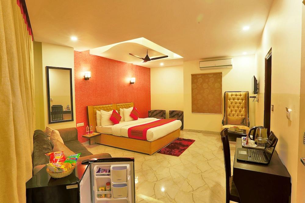 Airport Hotel